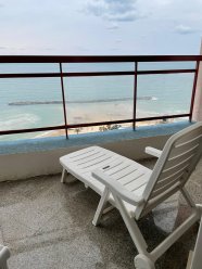 Сдается в аренду на короткий срок  месяц 3.5-комнатная квартира в центре Нетании на первой линии от пляжа с потрясающим видом на море. image 0
