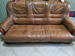 В Беер Шеве продаётся 3-местный диван для гостиной или кабинета из кожи, производство Италия. Открывается на 2 спальных места. Состояние идеальное без каких-либо дефектов. Цена 1000 шек image 0