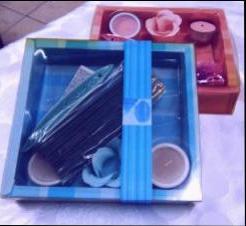 Продам новый набор: ароматические палочки с подставкой, 2 свечки синего цвета и синий цветок. Купившему - розовый набор в подарок (с 1 свечкой)! image 0