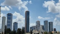 Новые стильные апартаменты с балконом со всеми удобствами расположены в самом центре страны , рядом с Тель Авивом . Идеально подходит для 1-3 человек. Квартира, полностью меблированная и оборудованная для комфортабельного проживания, великолепный интерьер. ...