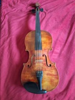 Продается современный альт работы скрипичного мастера Льва Стринковского [Lev Strinkovsky], Иерусалим 1990 год. Обладает теплым, глубоким и мощным звуком. Общая длина альта - 40.8 см .